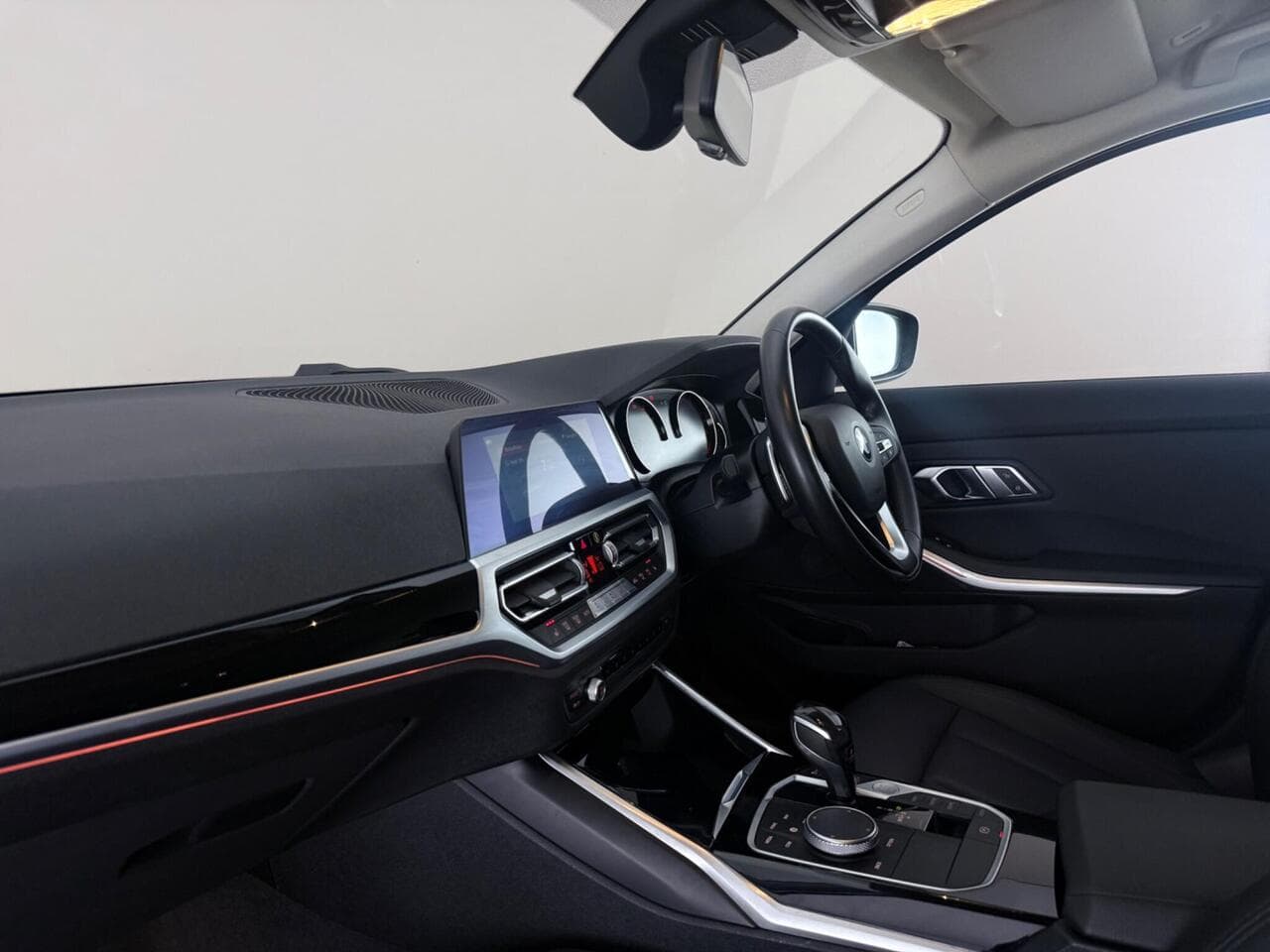 BMW 3 Series thumbnail Interior Front