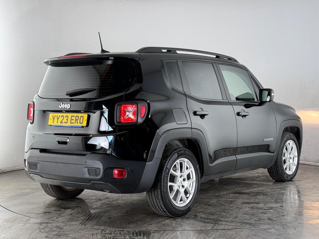 Jeep Renegade thumbnail Rear Right