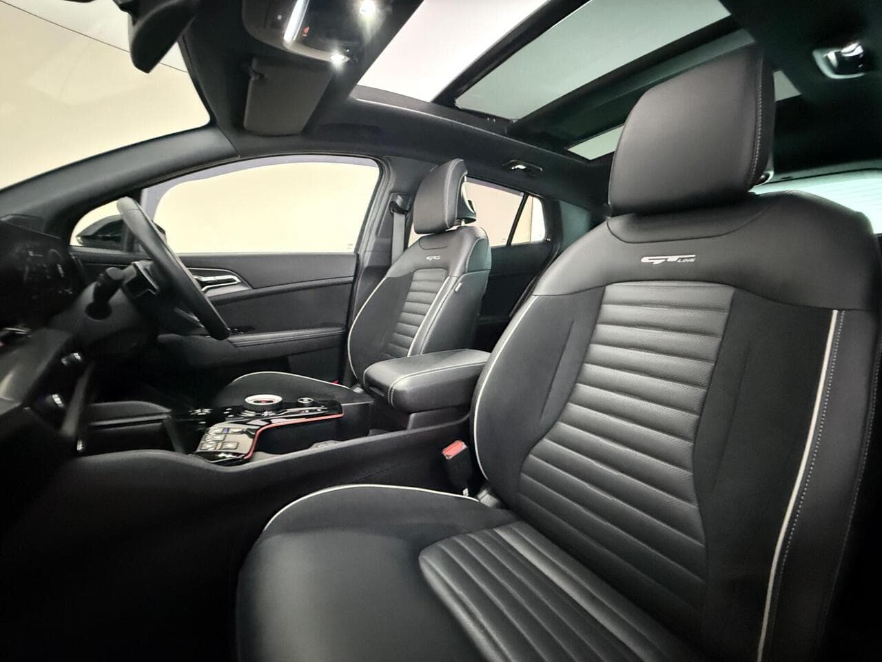Kia Sportage thumbnail Seat Front Passenger