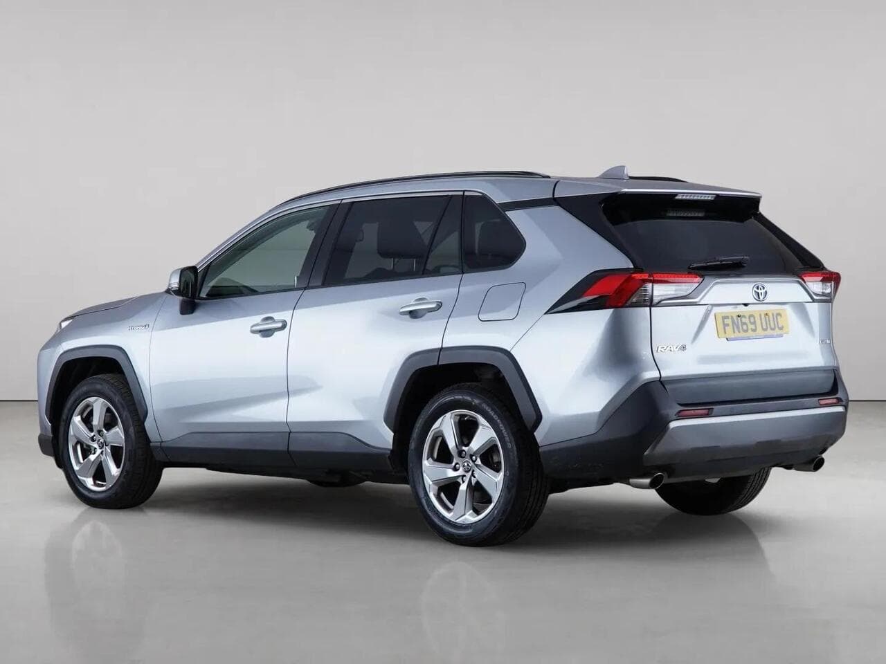 Toyota RAV4 thumbnail Rear Left