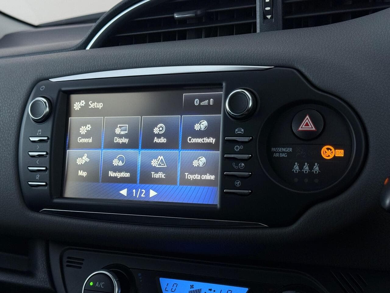 Toyota Yaris thumbnail Infotainment System