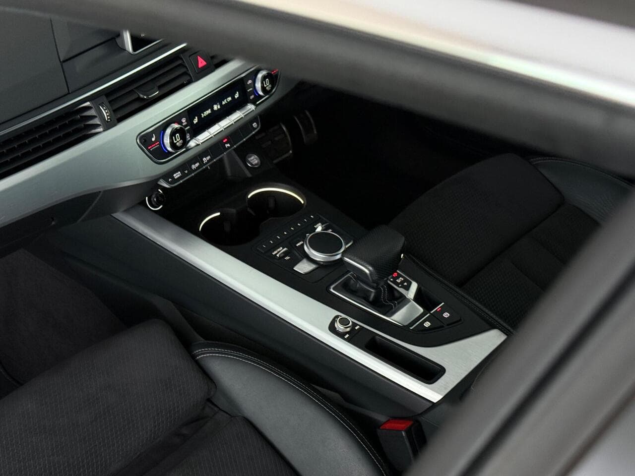 Audi A5 thumbnail Interior Front
