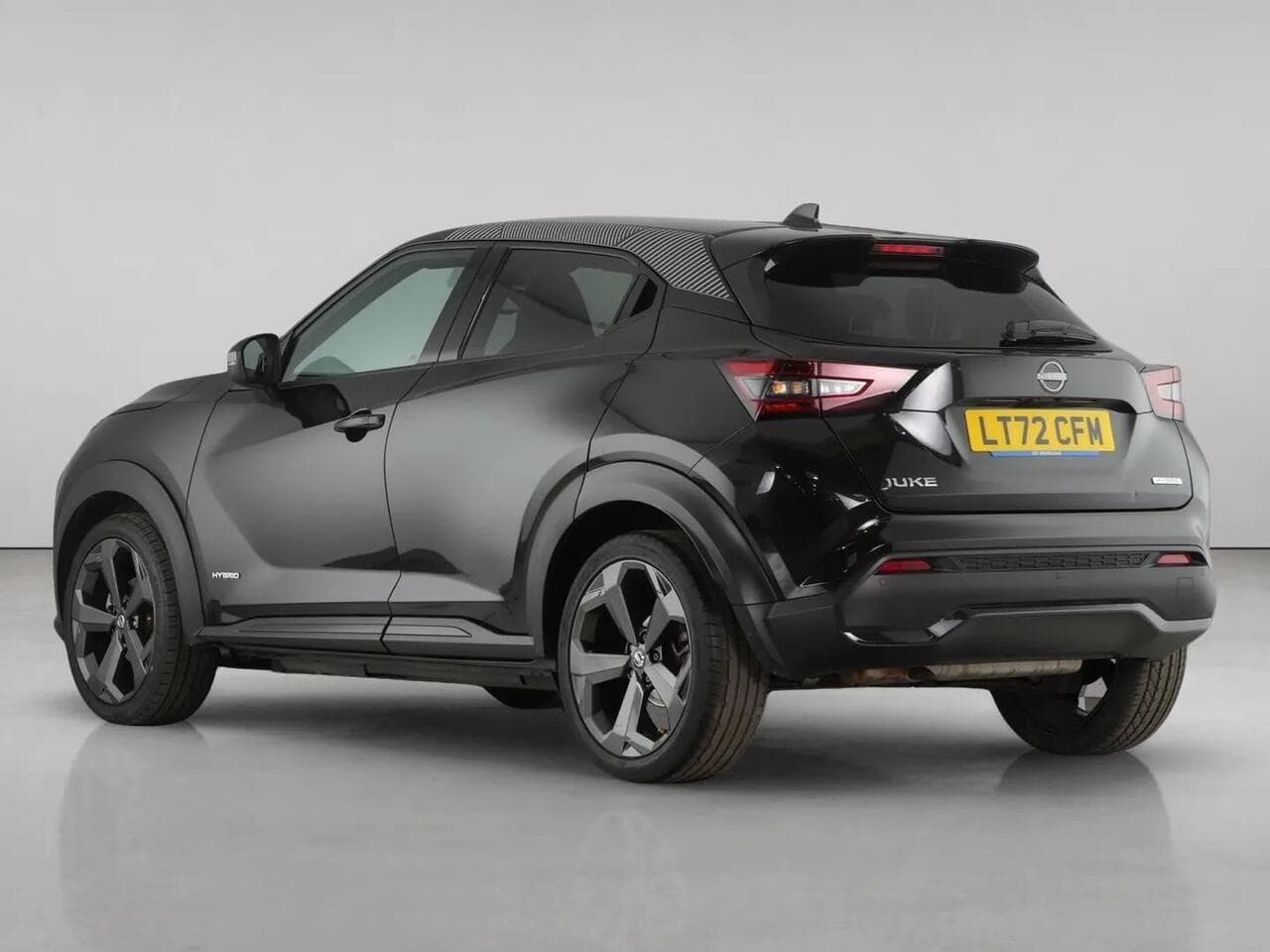 Nissan Juke thumbnail Rear Left