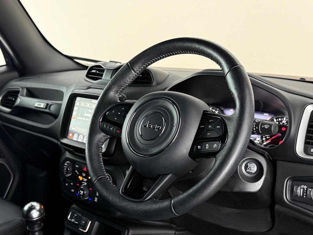 Jeep Renegade thumbnail Interior Front
