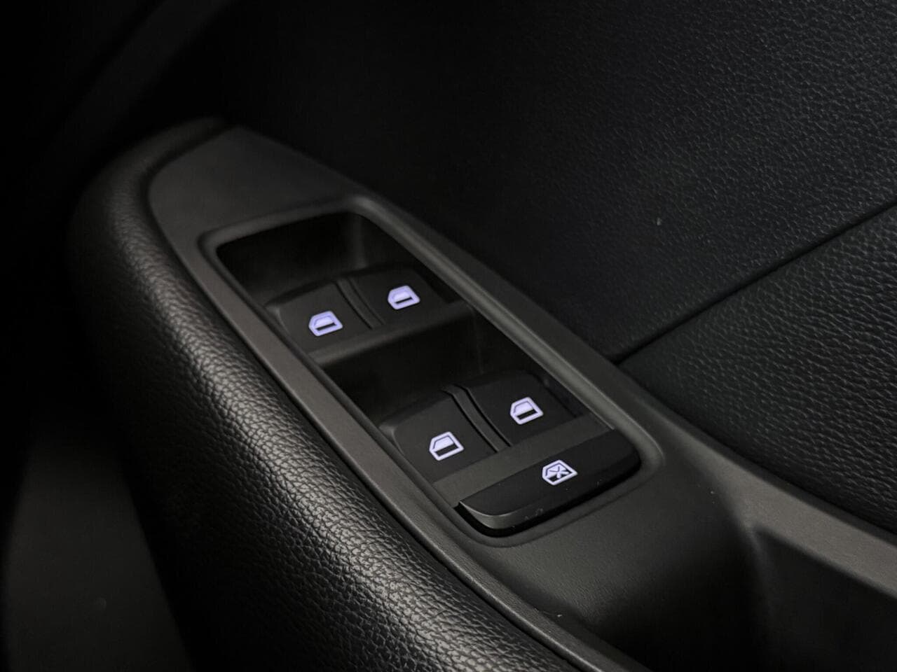 MG MG ZS thumbnail Misc Controls