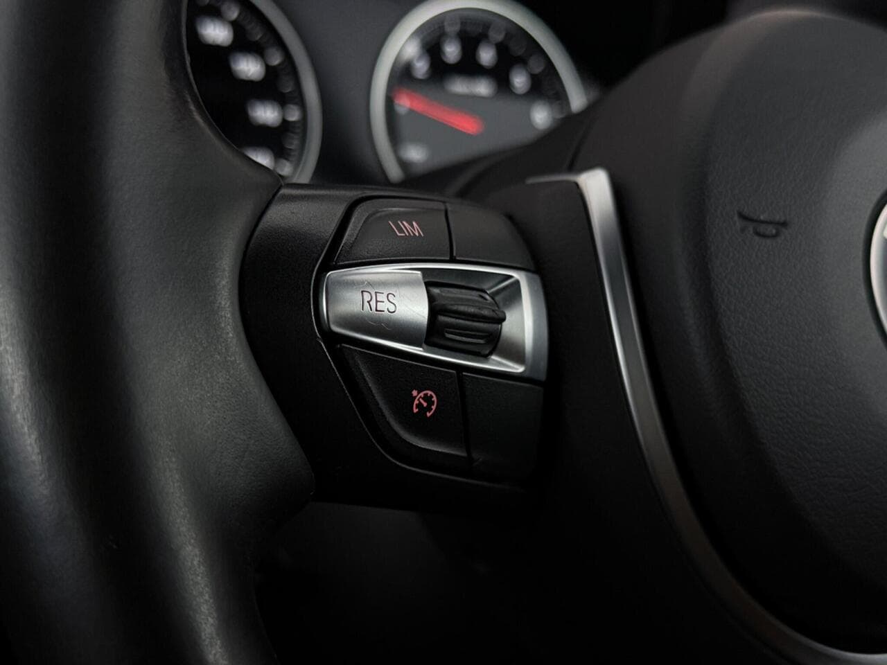 BMW 1 Series thumbnail Misc Controls