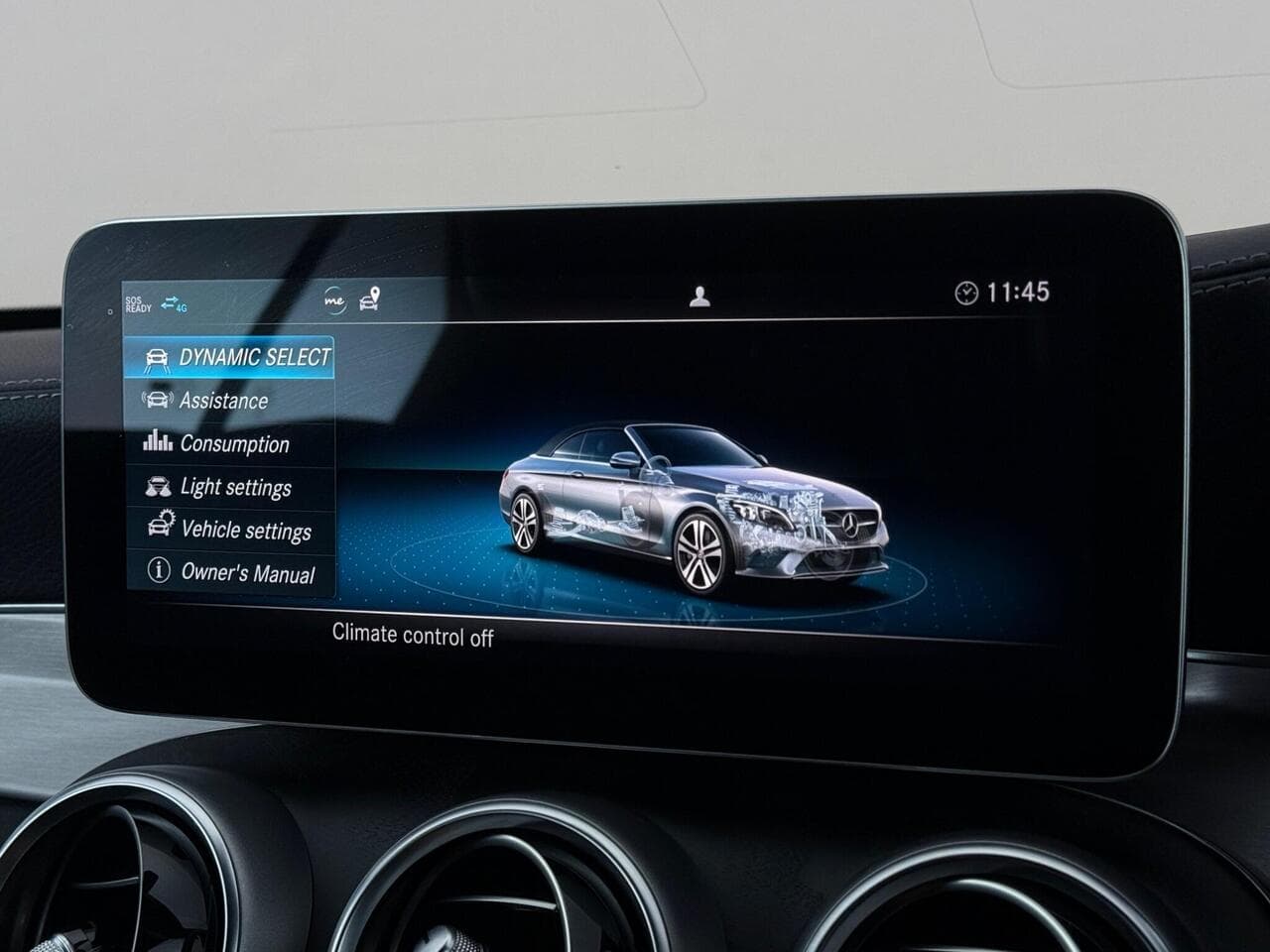 Mercedes-Benz C Class thumbnail Infotainment System