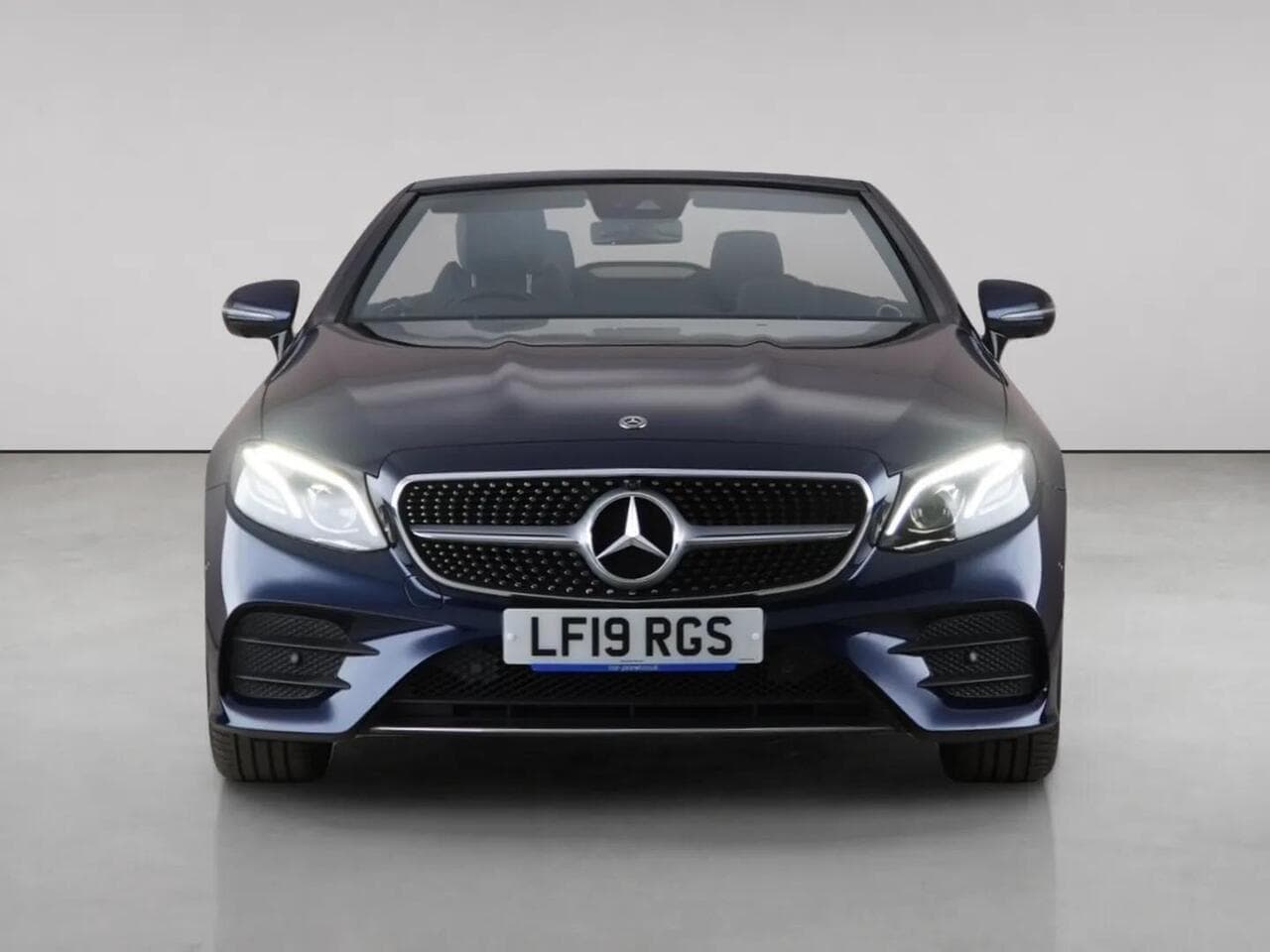 Mercedes-Benz E Class thumbnail Front