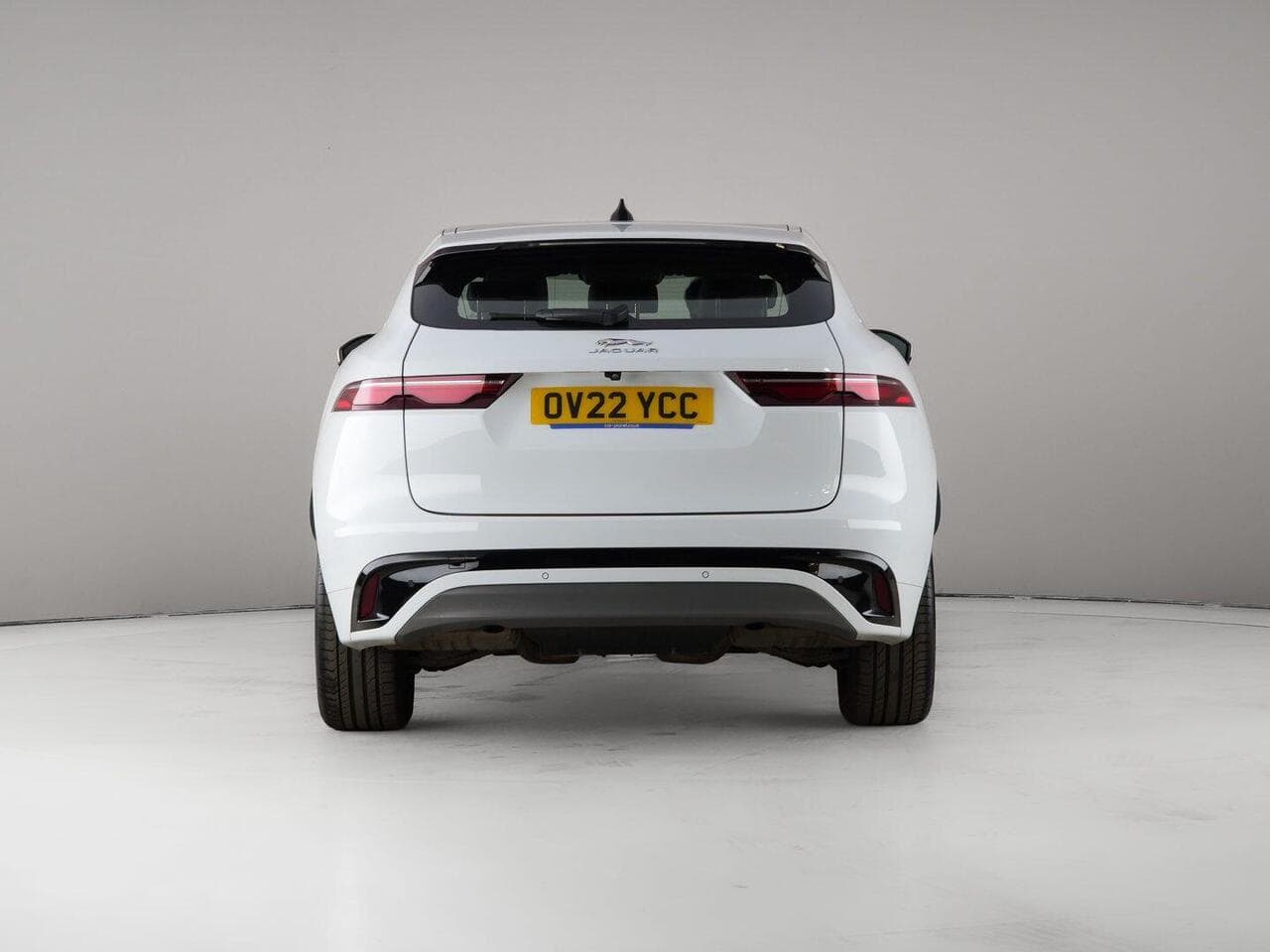 Jaguar F-PACE thumbnail Rear