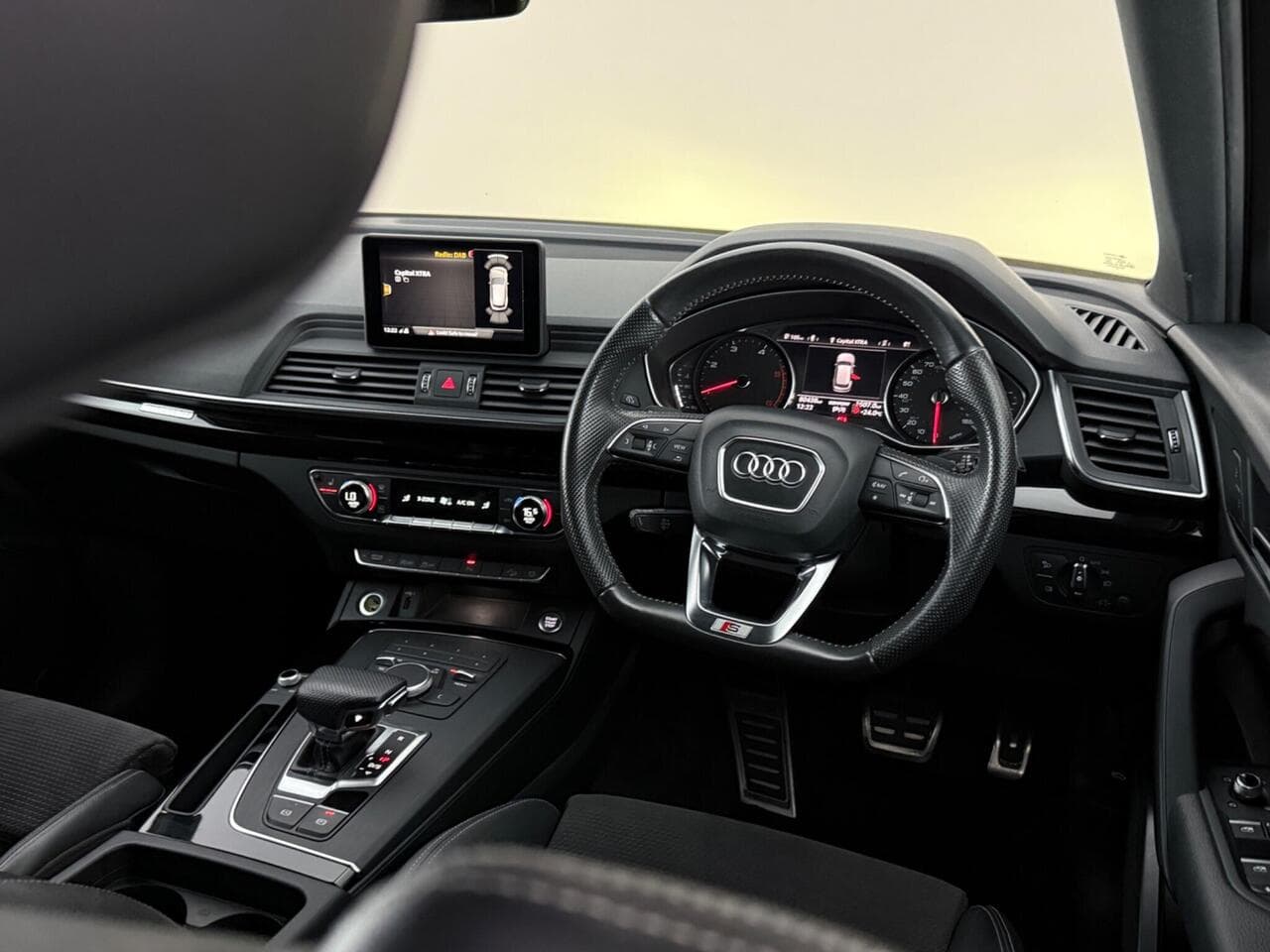 Audi Q5 thumbnail Interior Front