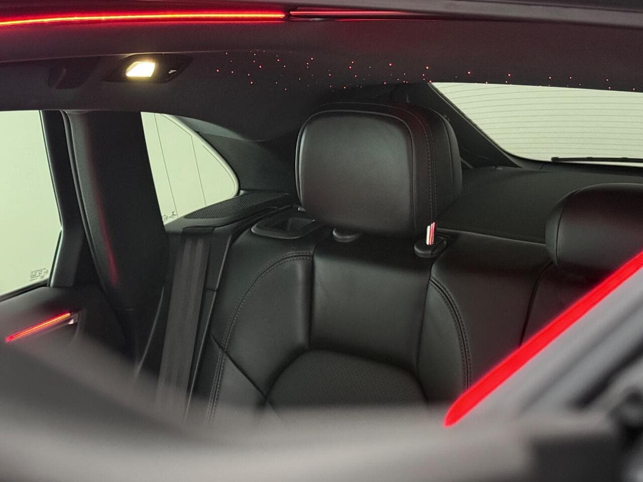 Porsche Macan thumbnail Seats Rear