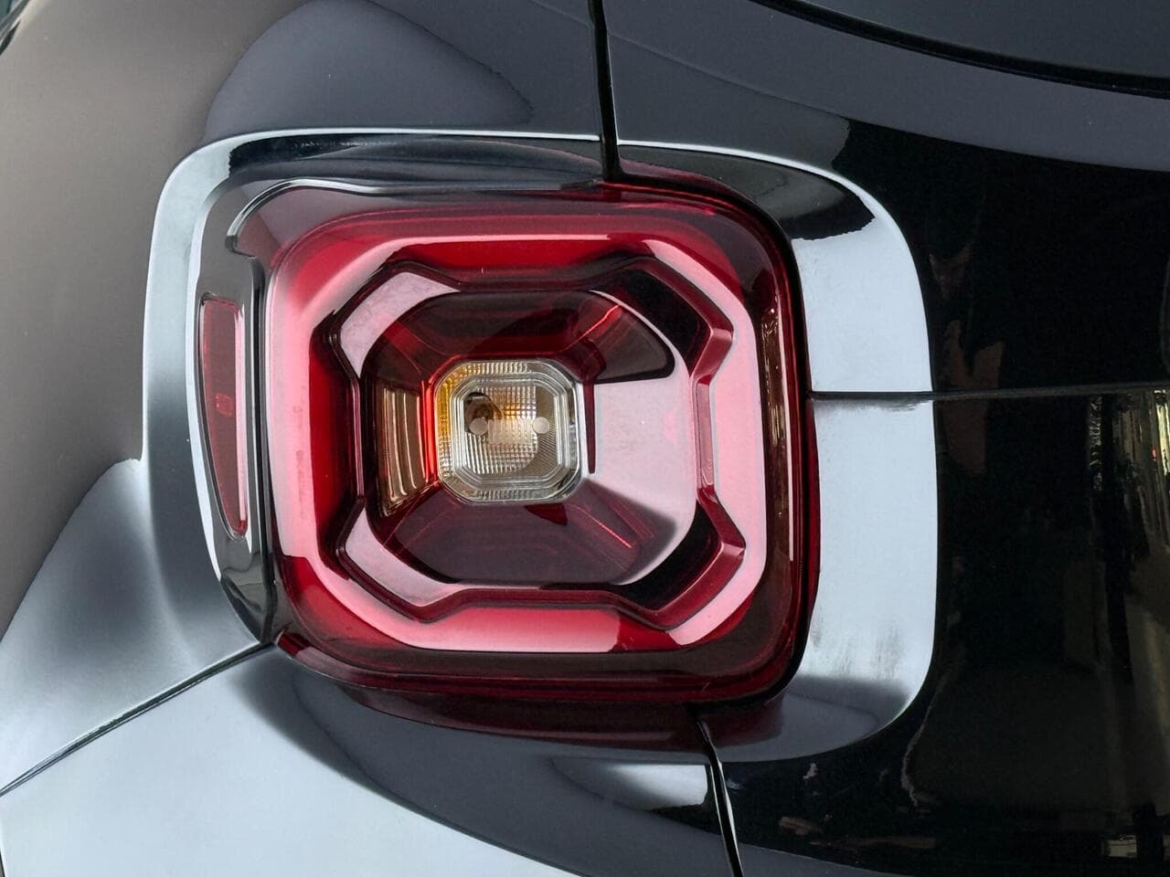 Jeep Renegade thumbnail Lights Rear