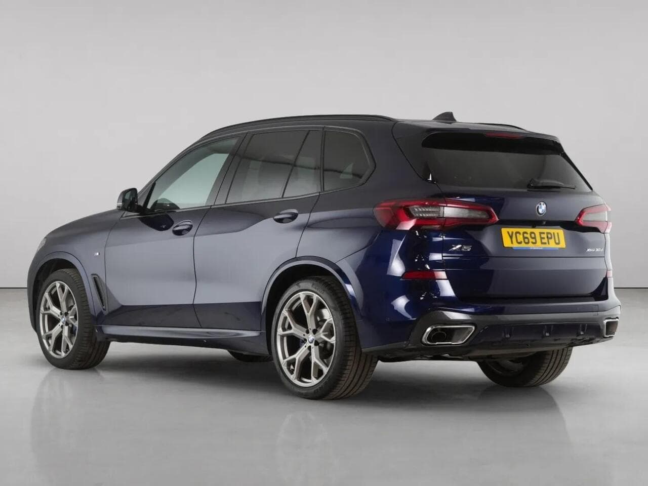 BMW X5 thumbnail Rear Left
