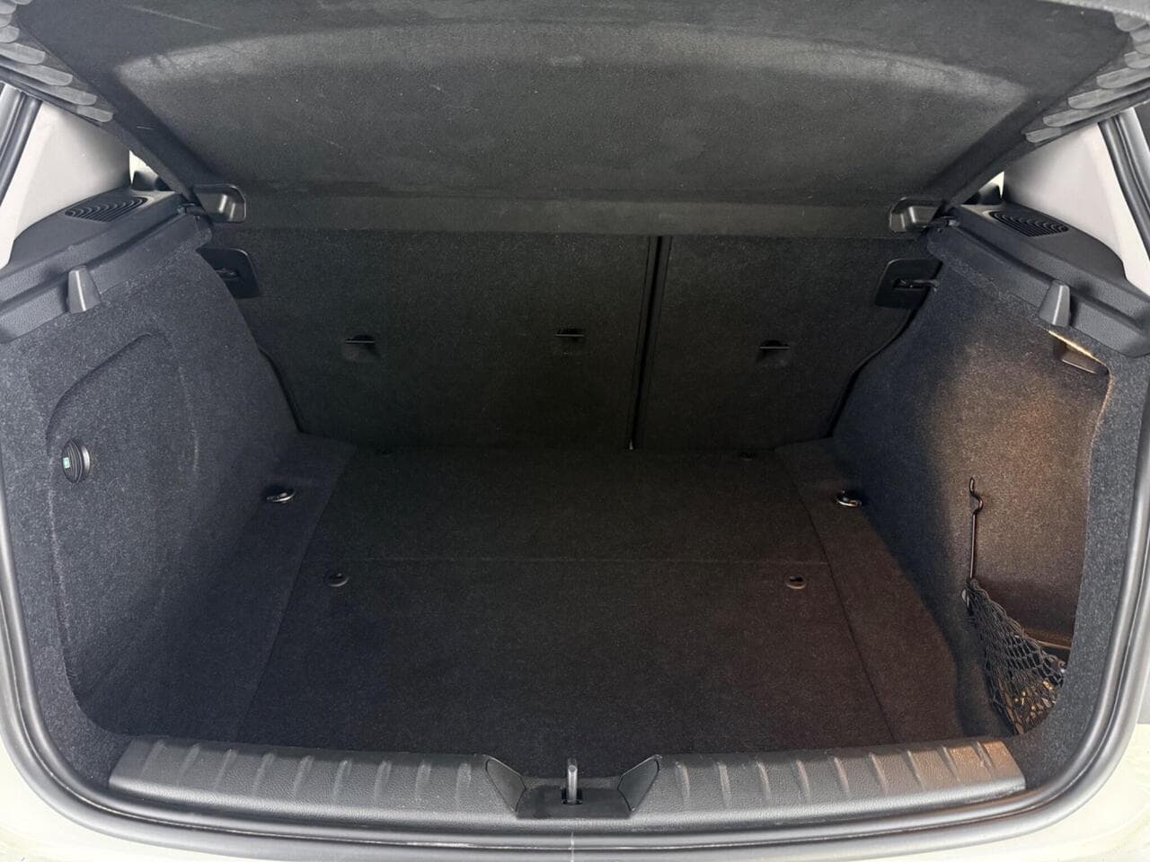 BMW 1 Series thumbnail Boot