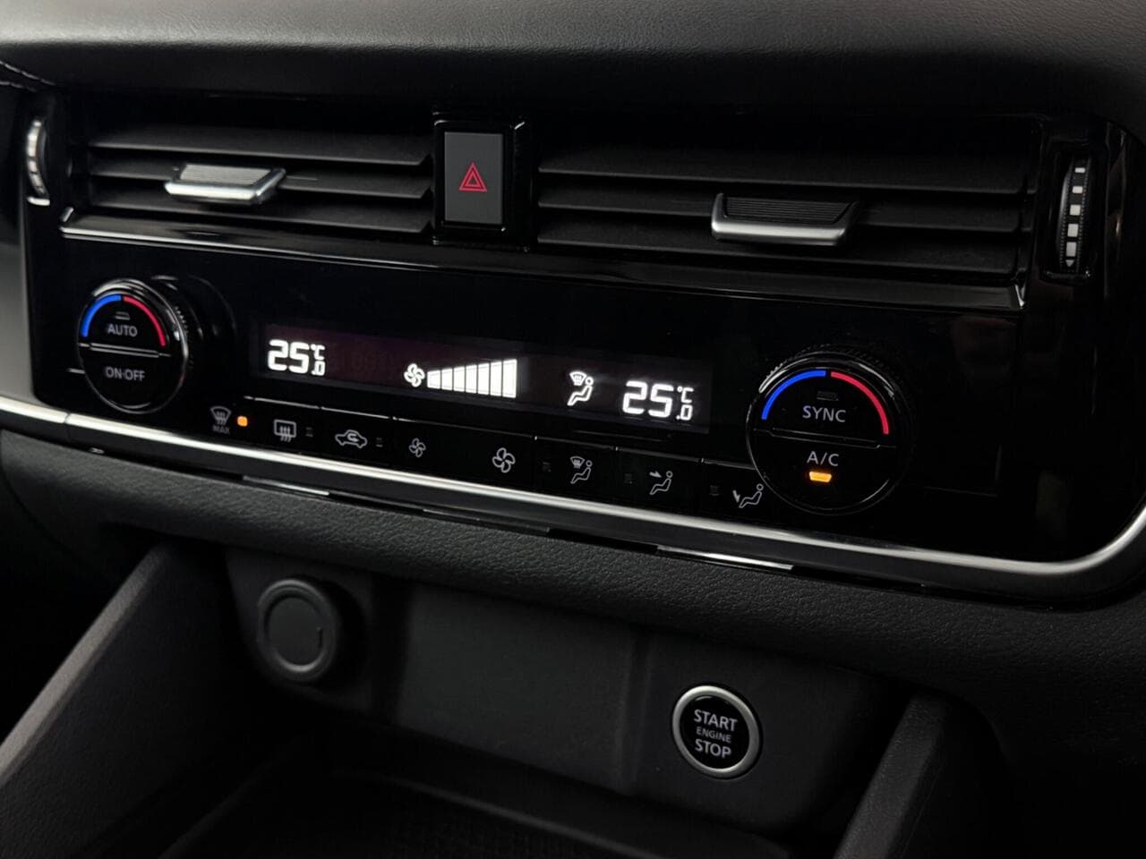 Nissan Qashqai thumbnail Infotainment System
