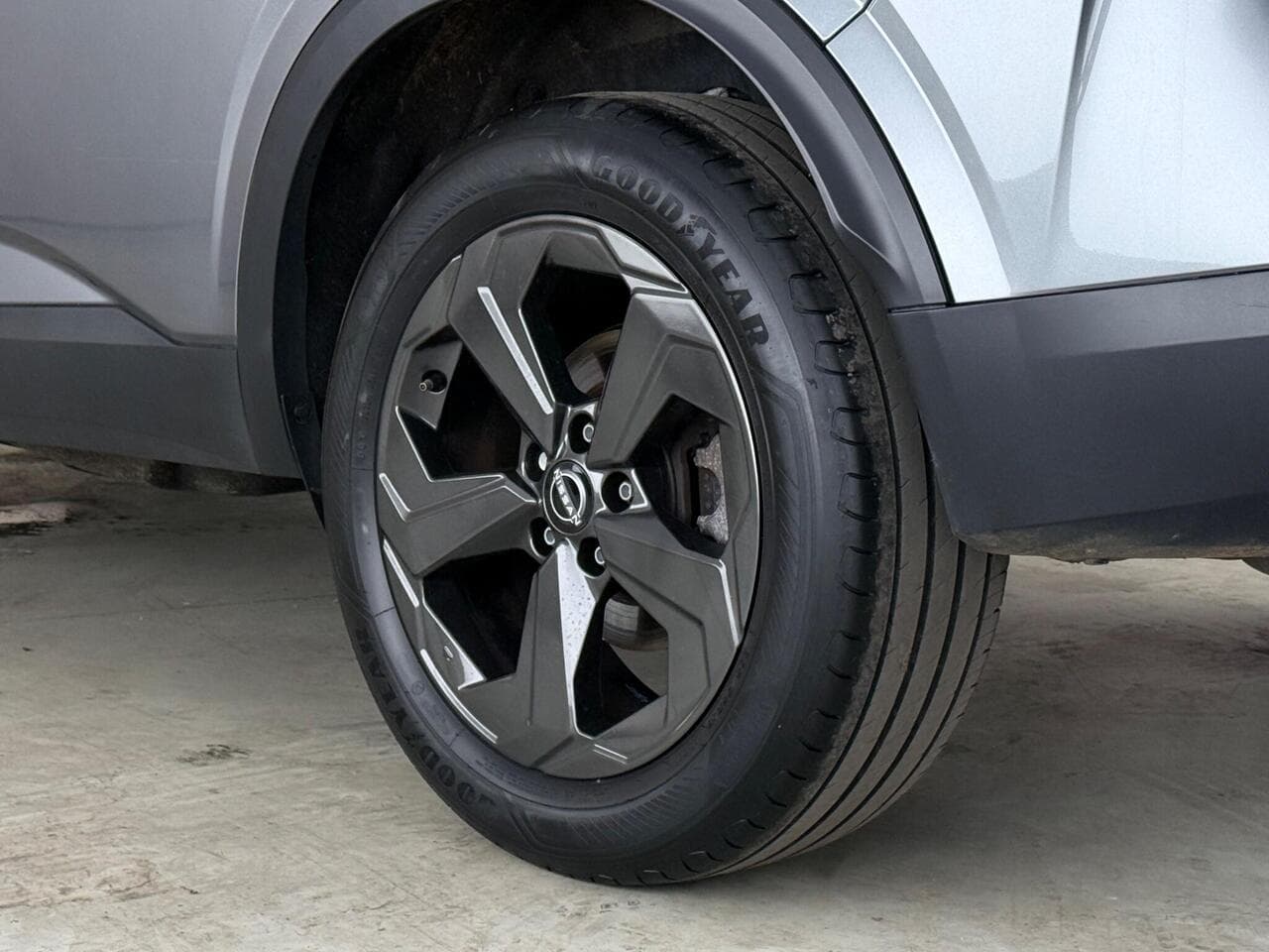 Nissan Qashqai thumbnail Wheel