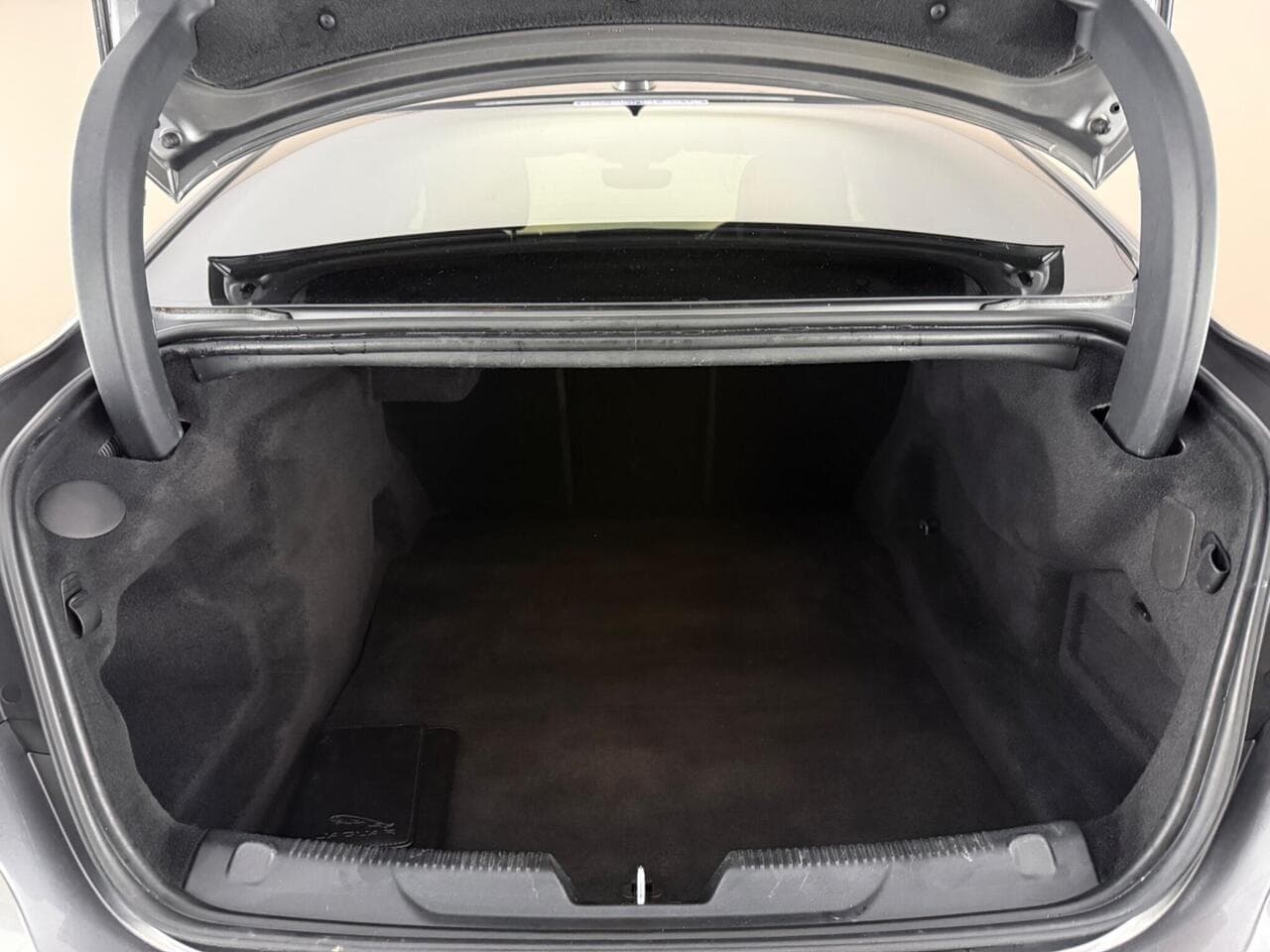Jaguar XE thumbnail Boot