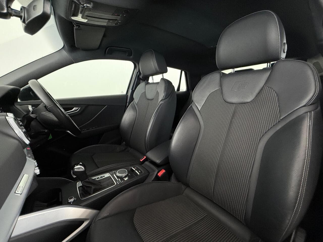 Audi Q2 thumbnail Seat Front Passenger