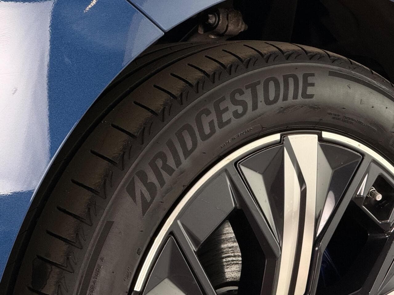 BMW iX thumbnail Tyre Tread
