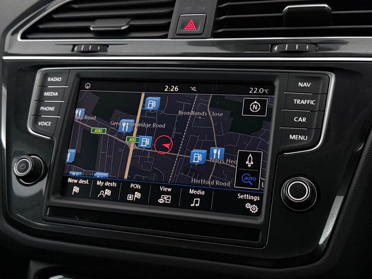 Volkswagen Tiguan thumbnail Infotainment System