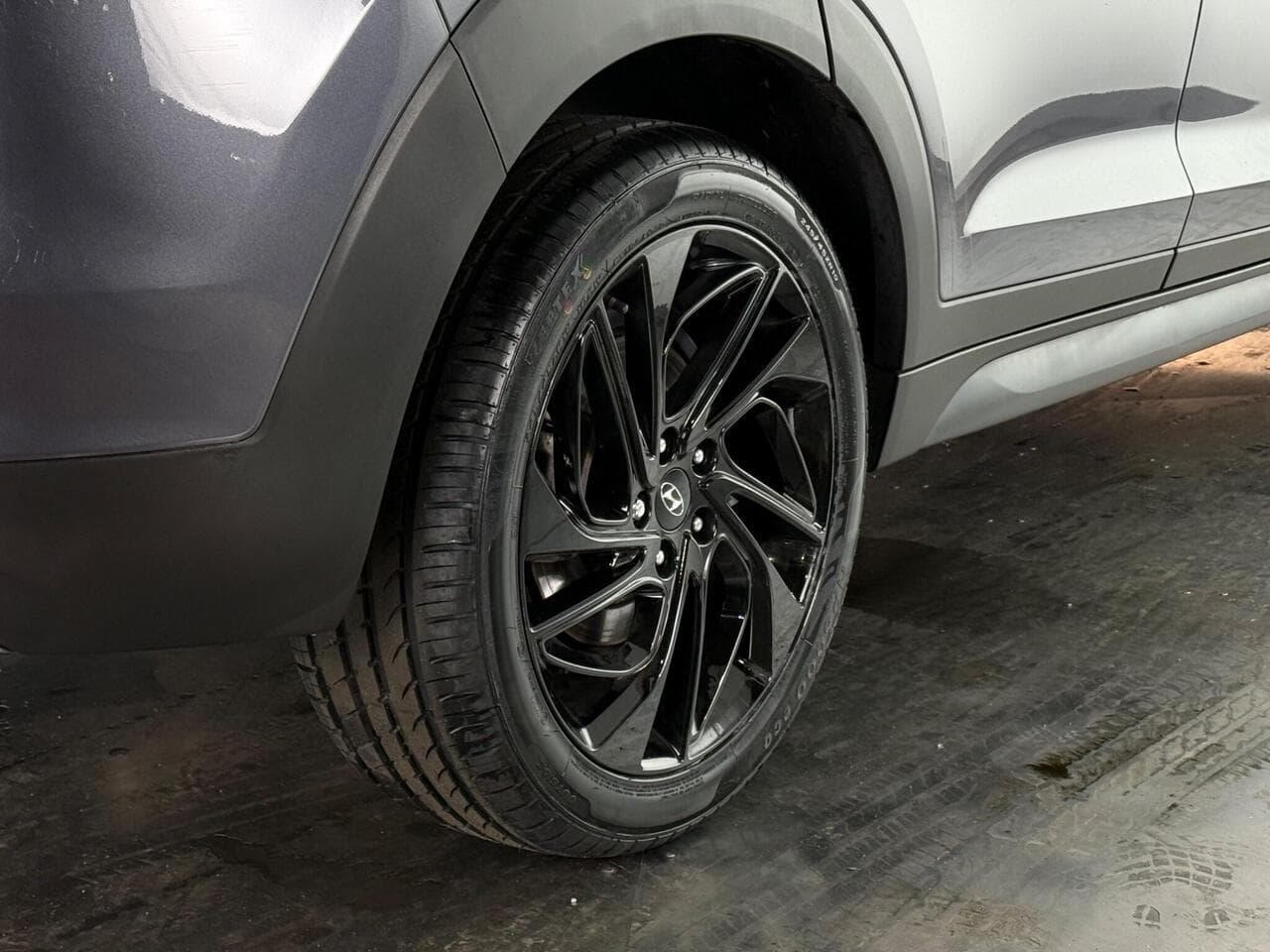 Hyundai TUCSON thumbnail Wheel