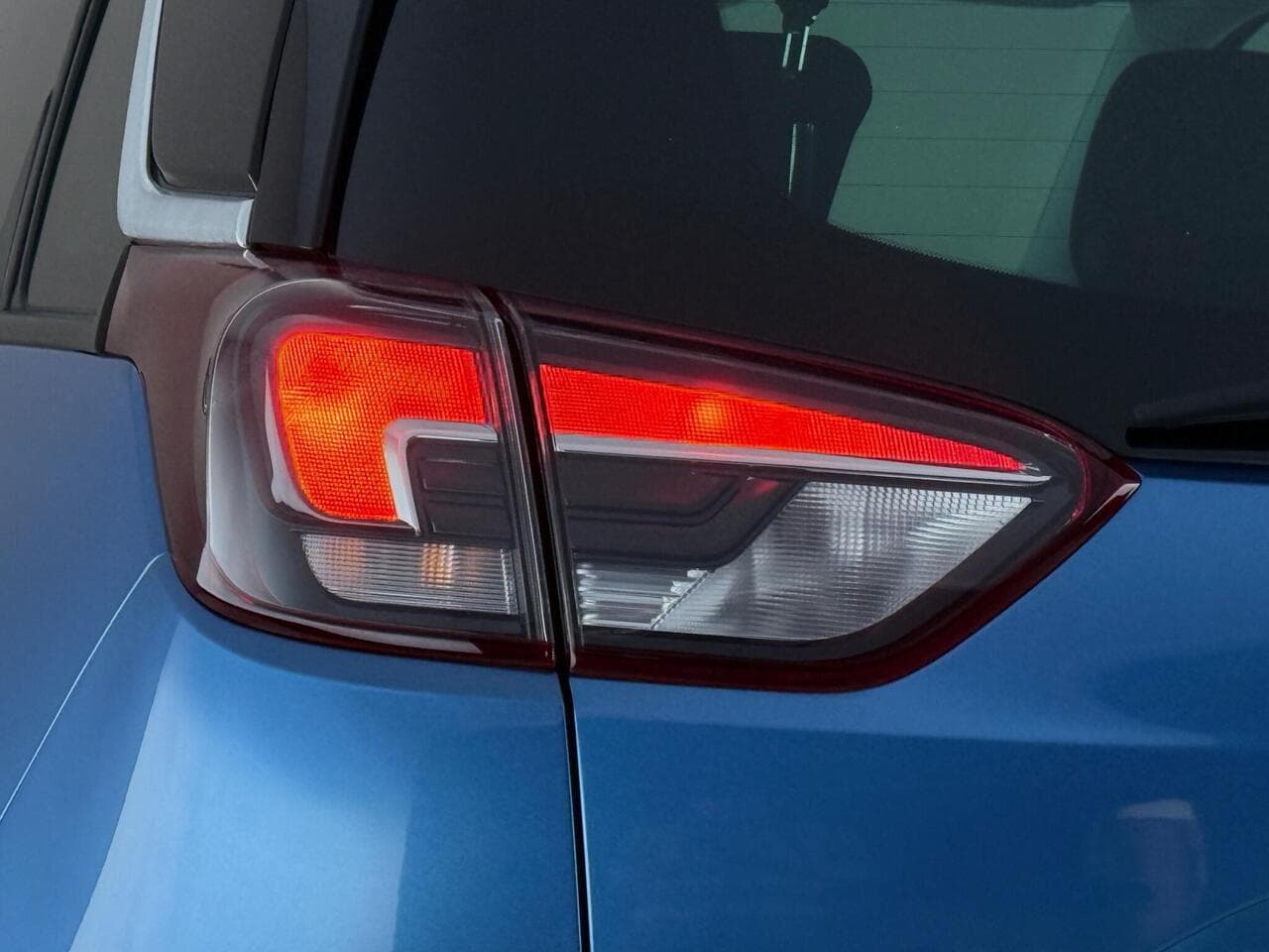 Vauxhall Crossland X thumbnail Lights Rear