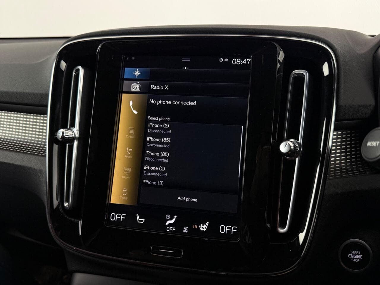 Volvo XC40 thumbnail Infotainment System