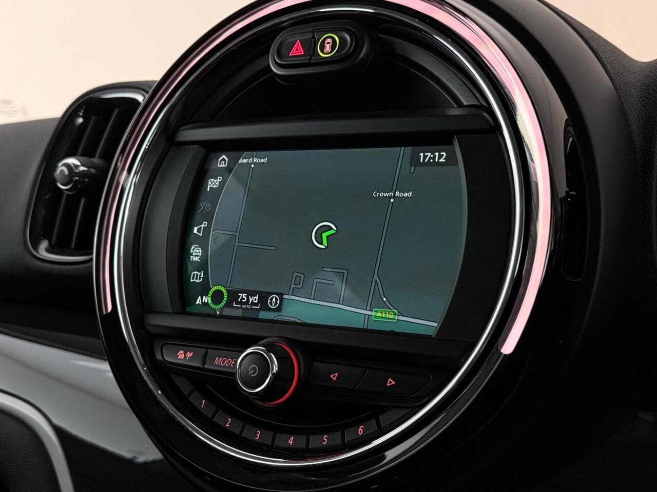 MINI Countryman thumbnail Infotainment System