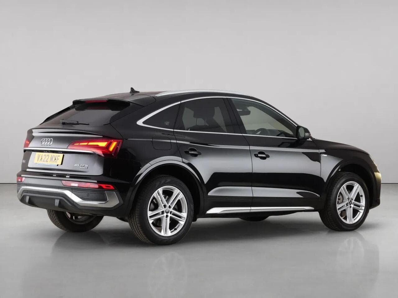 Audi Q5 thumbnail Rear Right