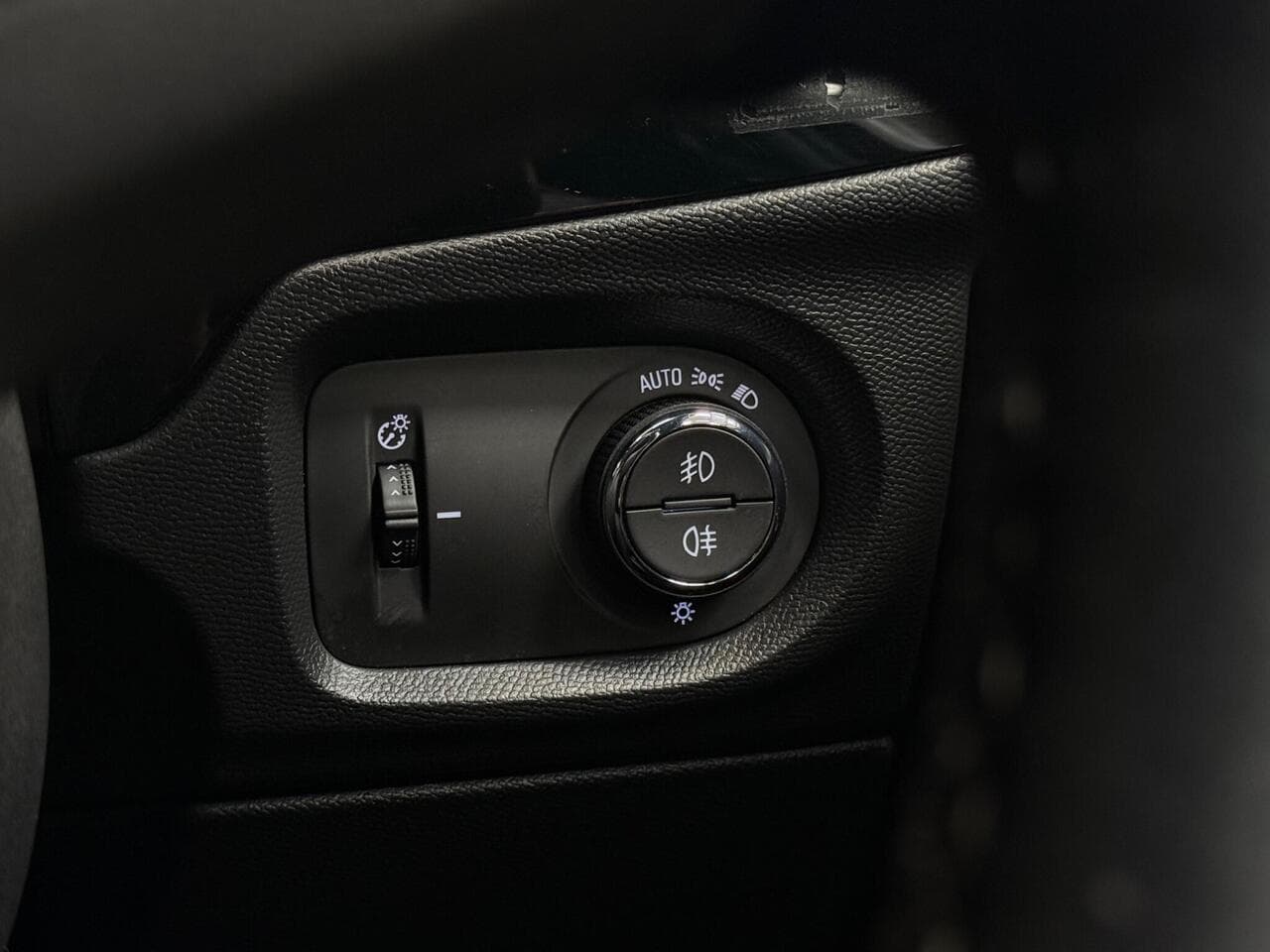 Vauxhall Corsa thumbnail Misc Controls