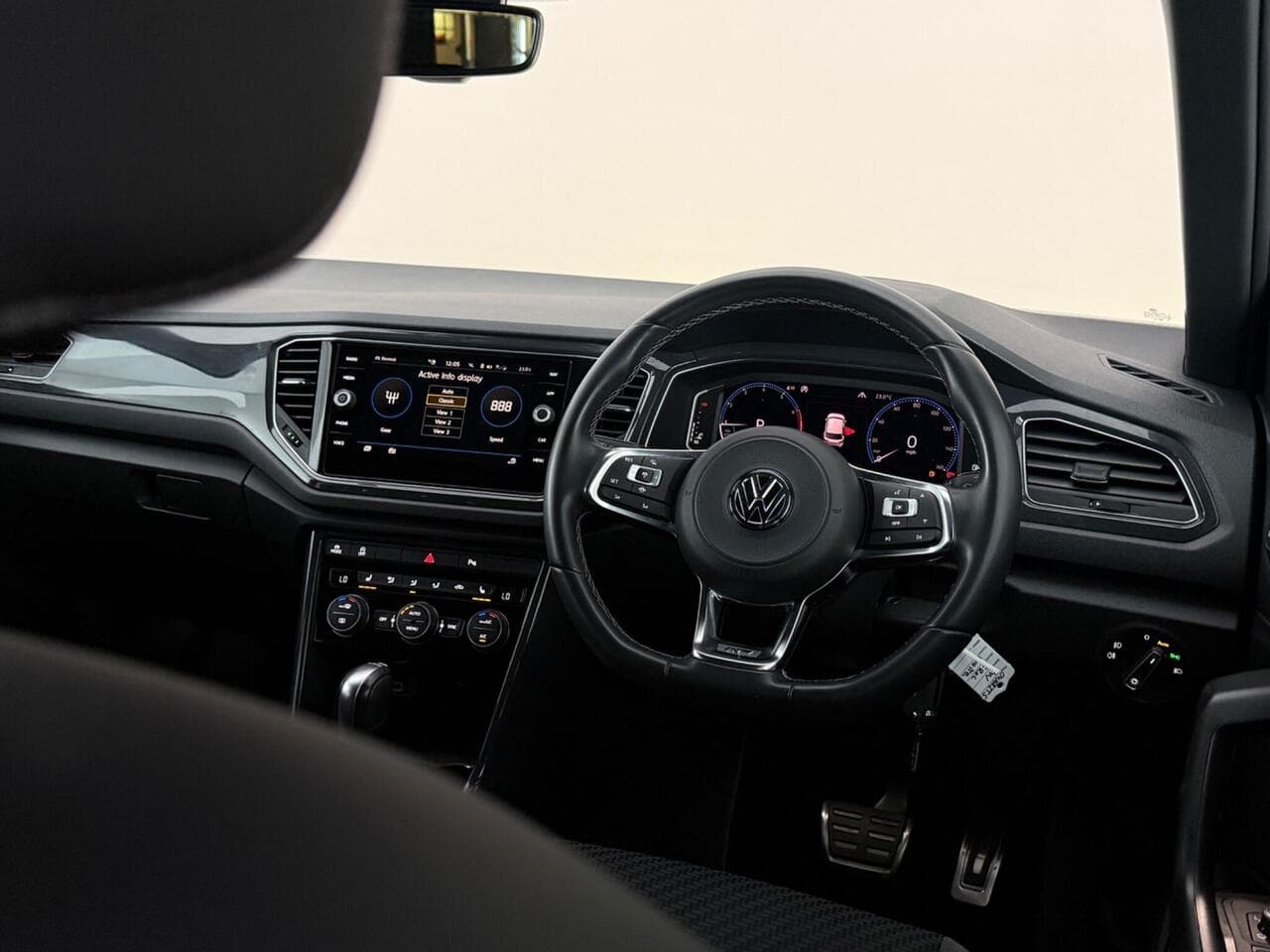Volkswagen T-Roc thumbnail Interior Front