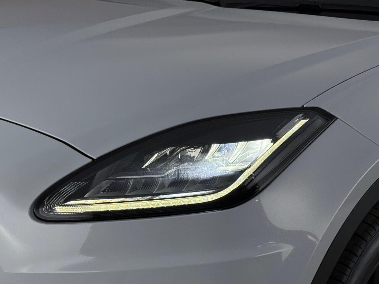 Jaguar E-PACE thumbnail Inconclusive