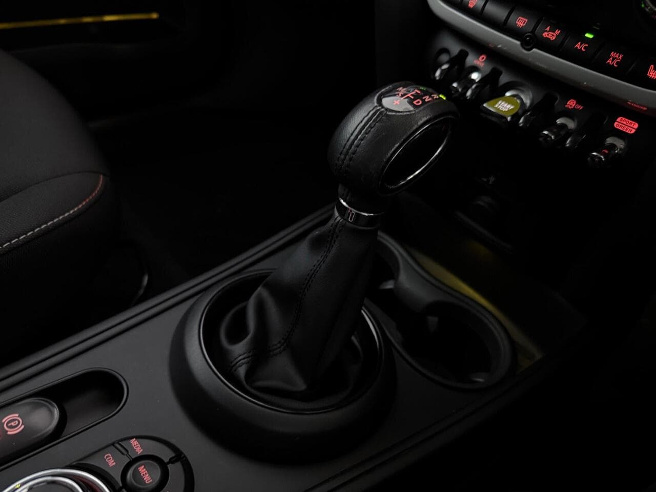MINI Countryman thumbnail Interior Front