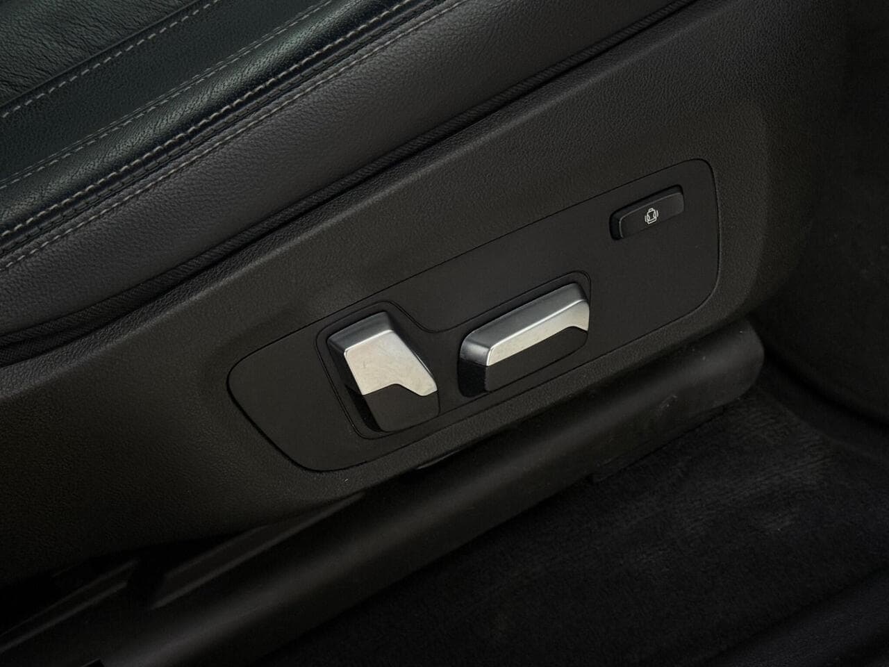 BMW X4 thumbnail Keys