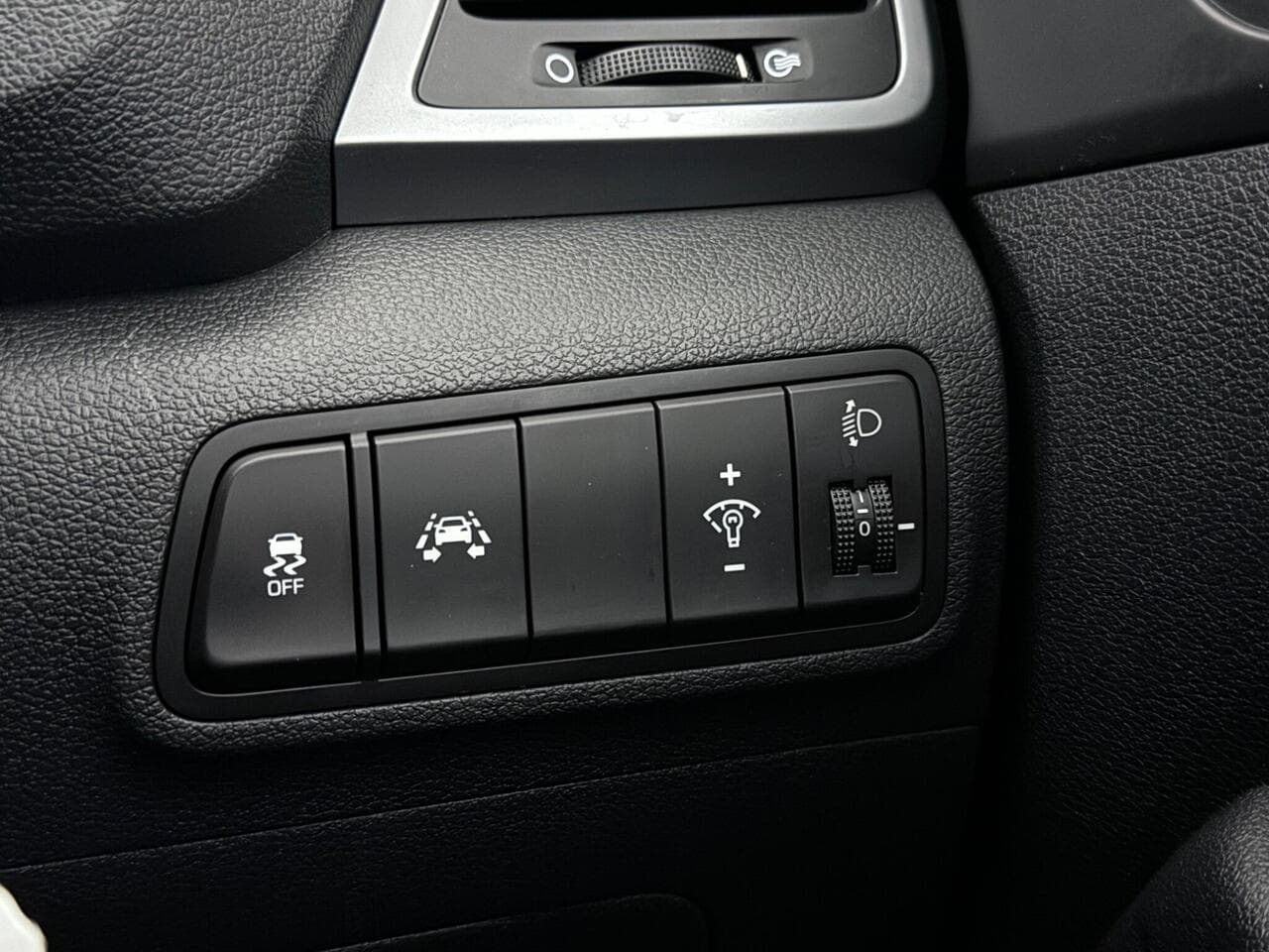 Hyundai TUCSON thumbnail Misc Controls