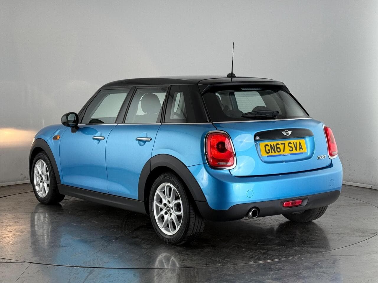 MINI Hatch thumbnail Rear Left