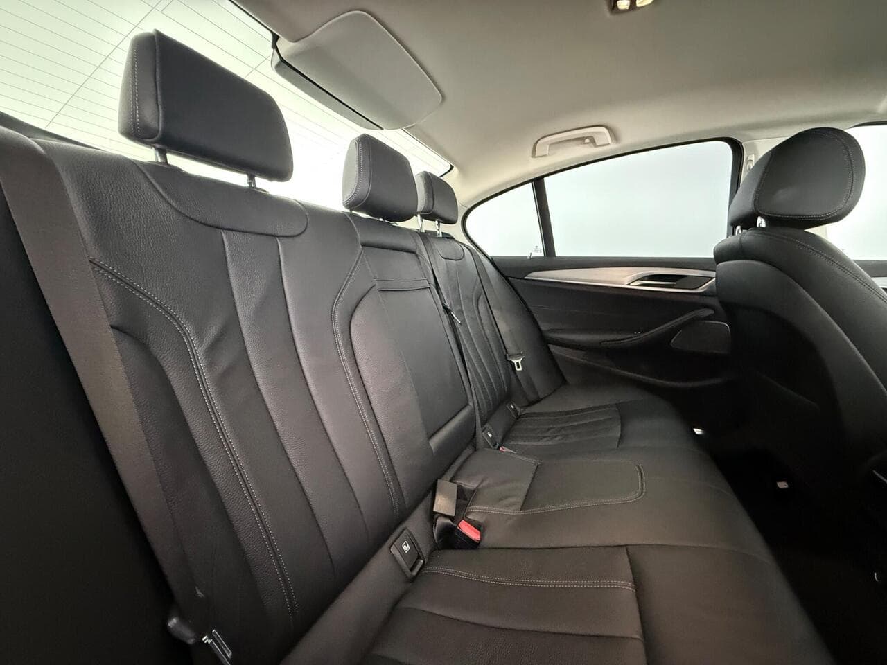 BMW 5 Series thumbnail Seats Rear