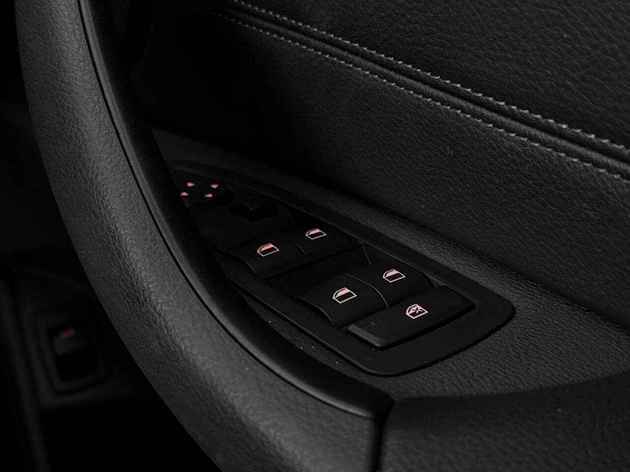 BMW X1 thumbnail Misc Controls