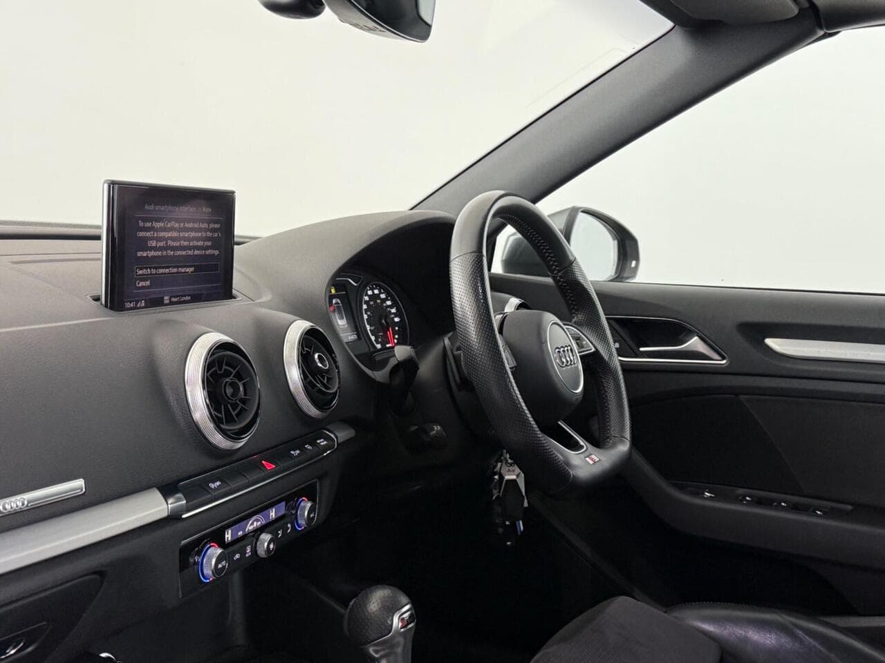 Audi A3 Cabriolet thumbnail Interior Front