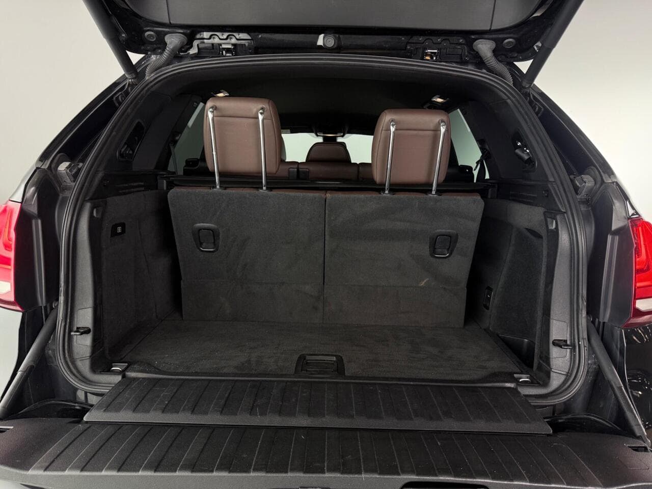 BMW X5 thumbnail Boot