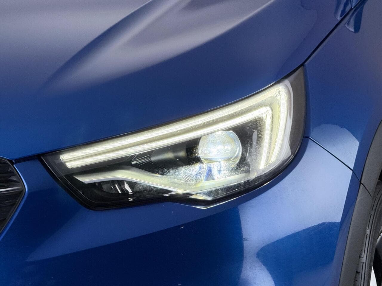 Vauxhall Grandland X thumbnail Lights Front