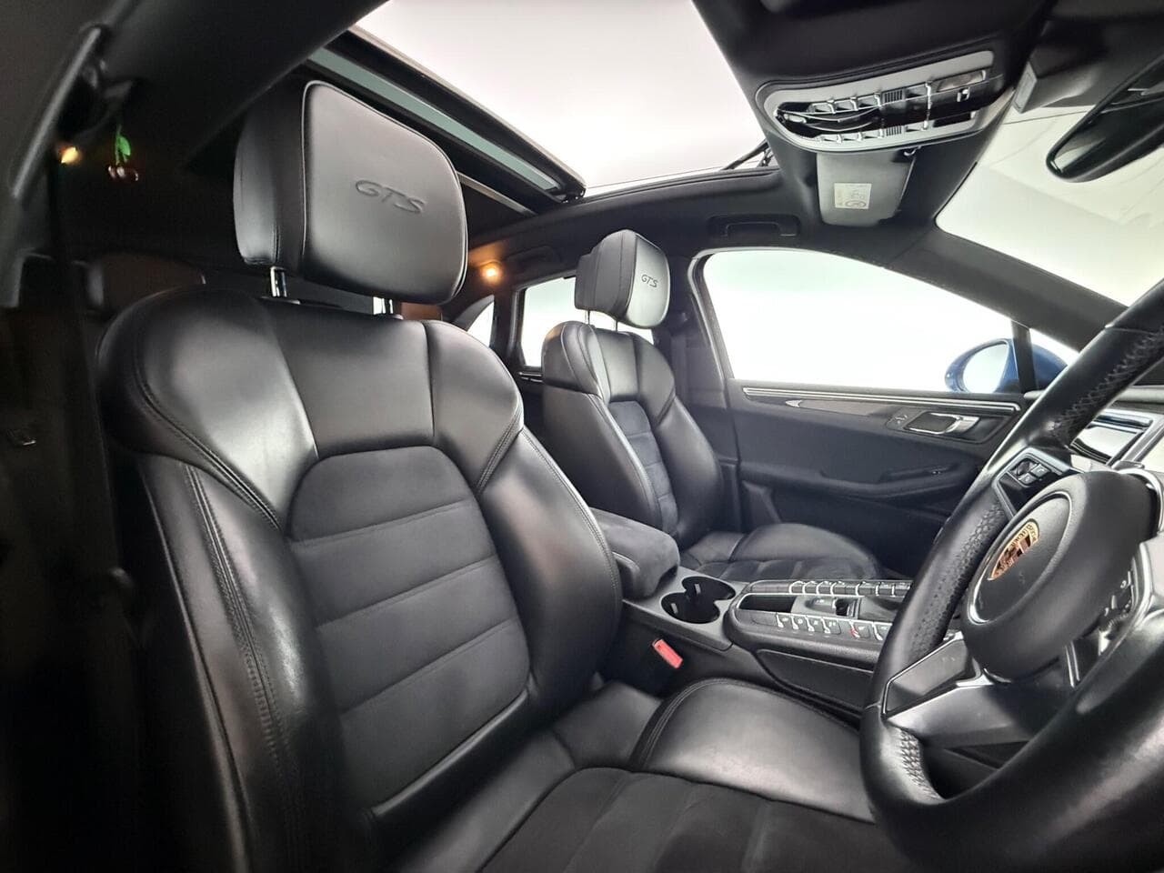 Porsche Macan thumbnail Seat Driver