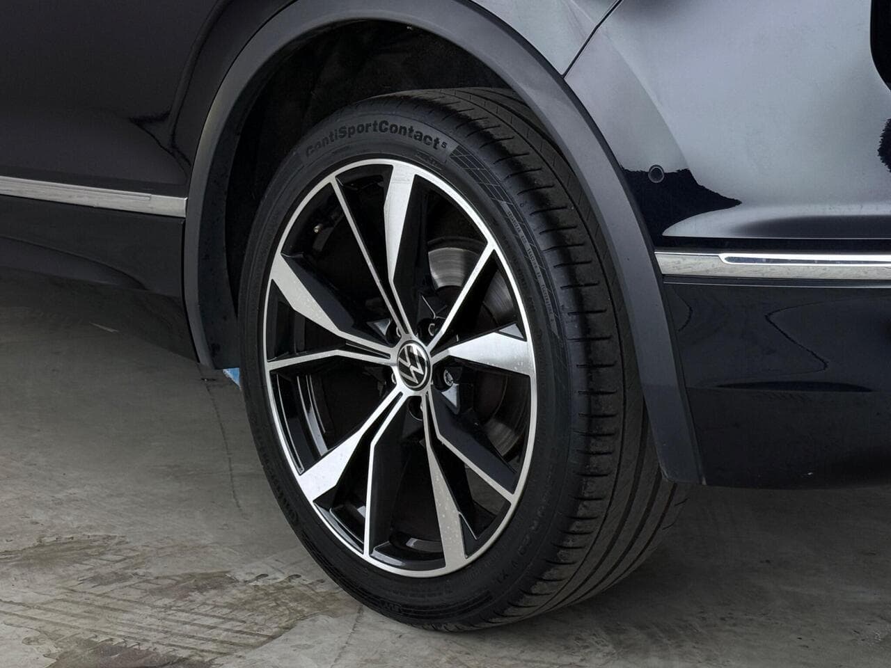 Volkswagen Tiguan thumbnail Wheel