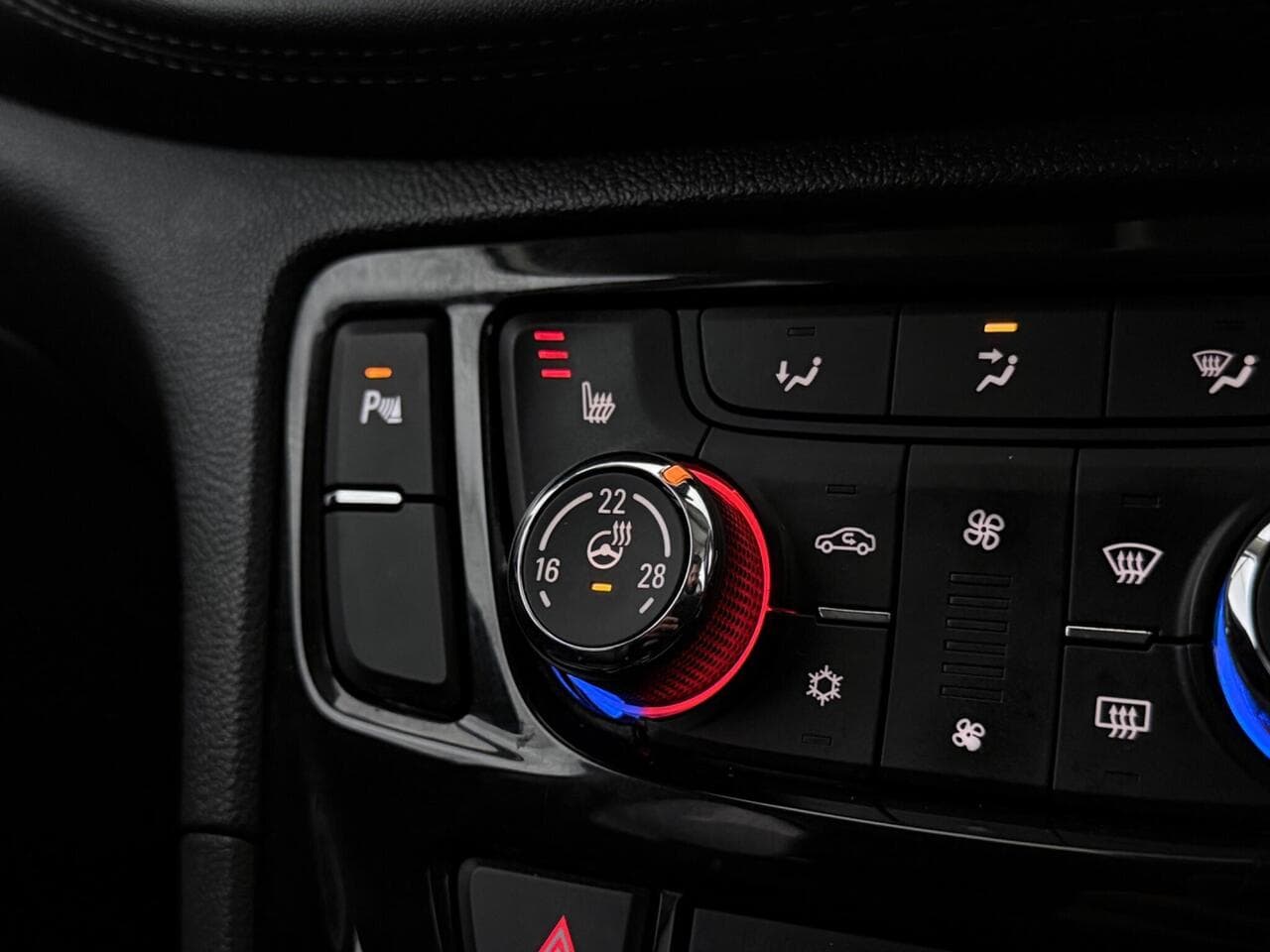Vauxhall Mokka X thumbnail Misc Controls