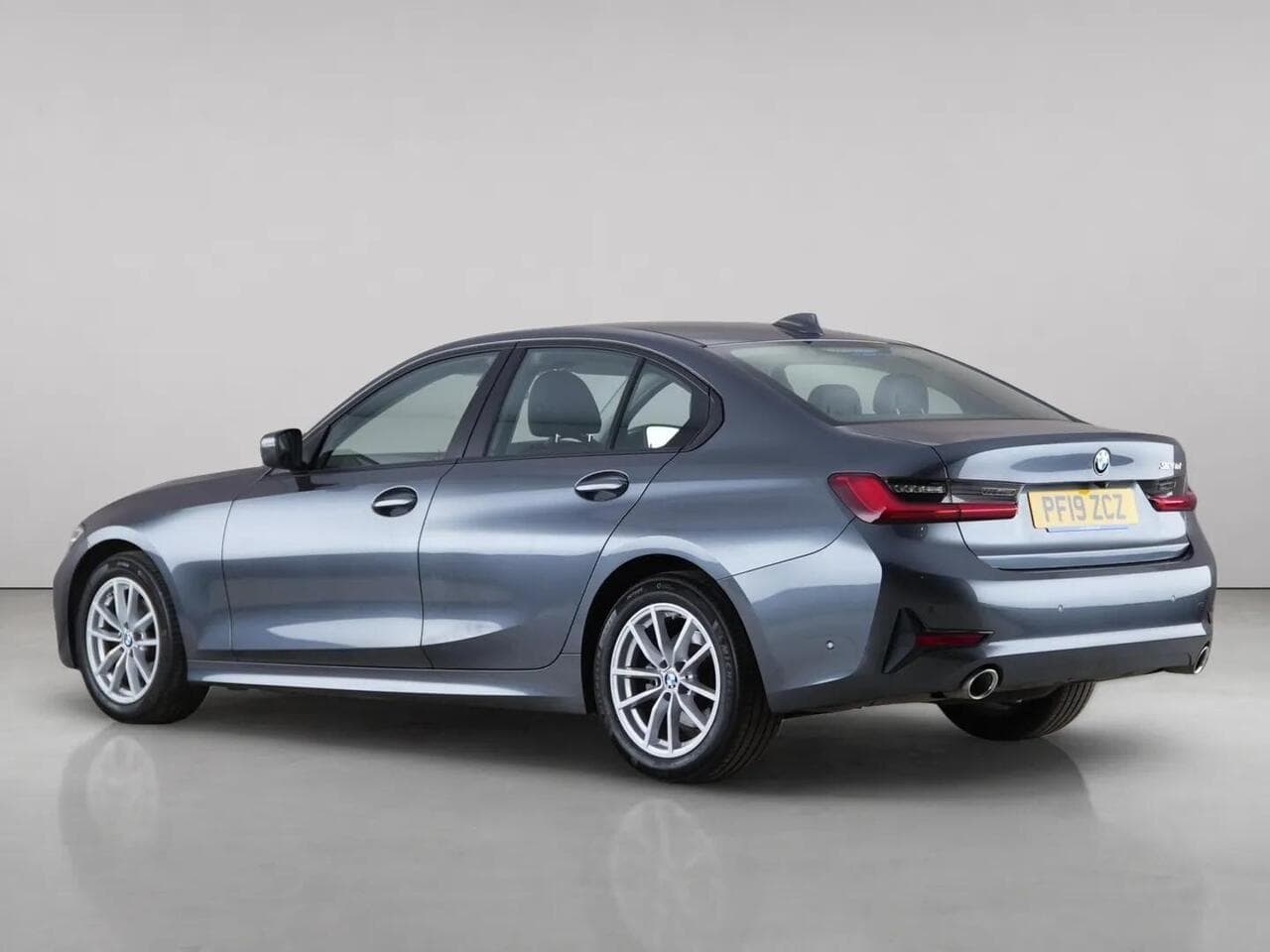 BMW 3 Series thumbnail Rear Left