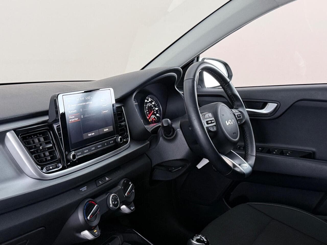 Kia Rio thumbnail Interior Front
