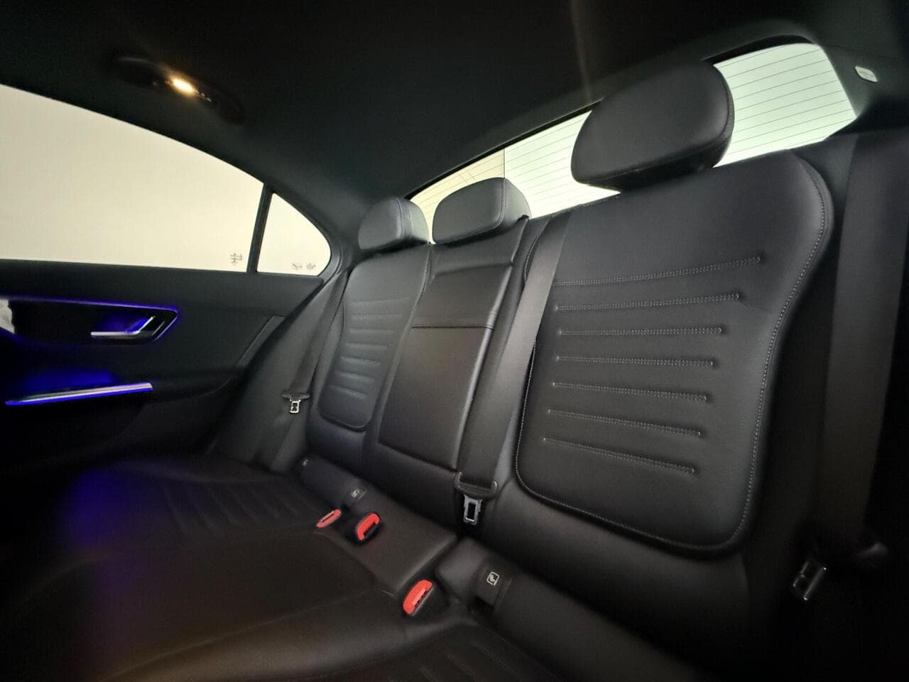 Mercedes-Benz C Class thumbnail Seats Rear