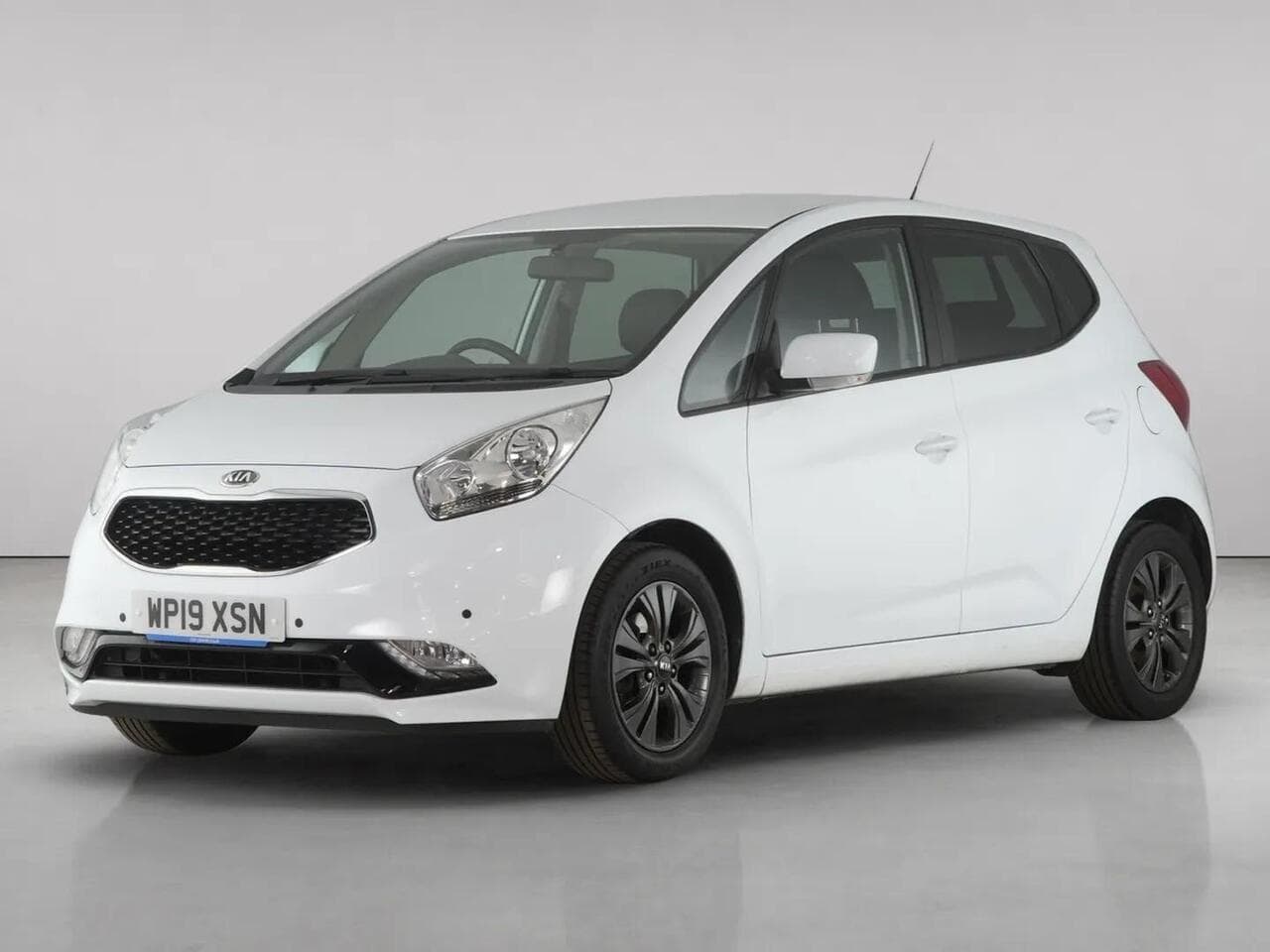 Kia Venga thumbnail Front Left