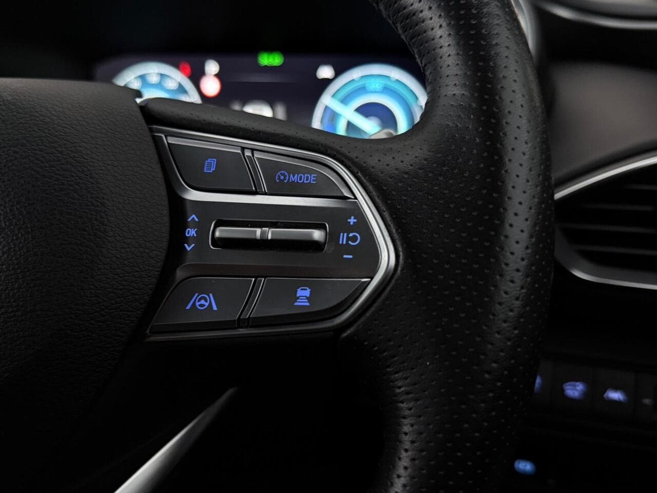 Hyundai Santa Fe thumbnail Misc Controls
