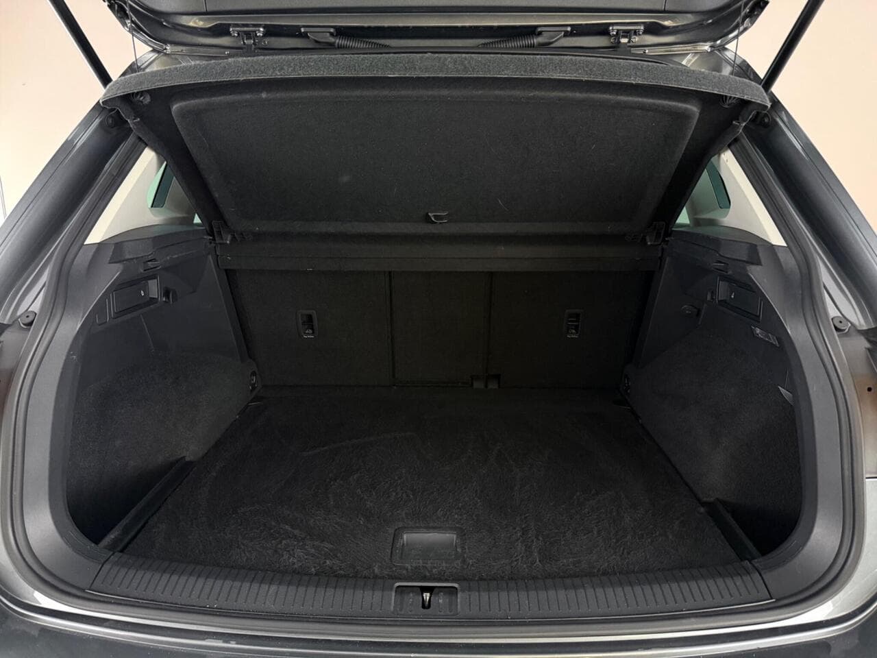 Volkswagen Tiguan thumbnail Boot
